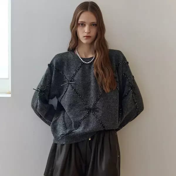 리본 디테일 글리터 믹스 라운드넥 니트