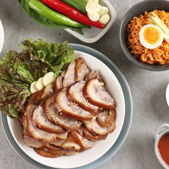 흑마늘 무뼈족발 300g x3팩 + 새우젓 증정 (13,900원/무료)