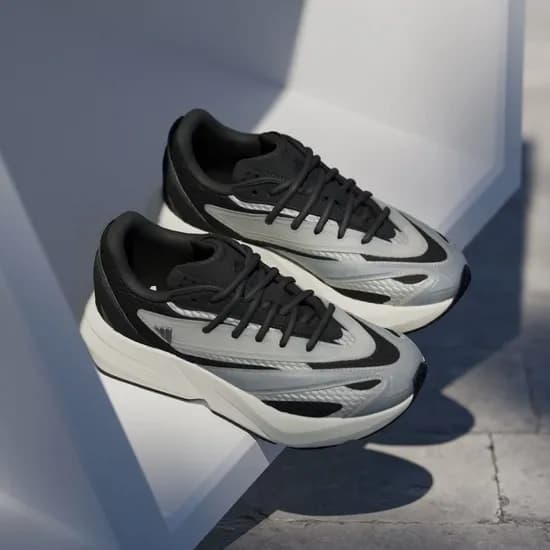 아디다스 라이트블레이즈 JS4255 / 85,660원 (혜택가 79,670원)