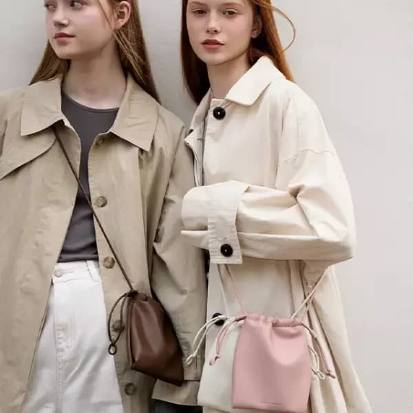 LAPBAG 최대~60%핫썸머BEST 가방/지갑/ACC 외 DRAW STRING MINI BAG AQ7AB819 (28500원,무료배송)
