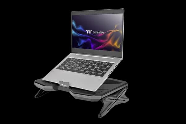 써멀테이크 Massive Air 노트북 거치대