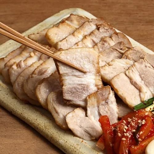 보쌈 삼겹 수육 200g 슬라이스 돼지고기 수제 한방 안주 야식 집들이 밀키트