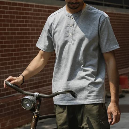 알리 / 브론슨 헨리넥 반팔 1장 2.5만, 3장 6.4만