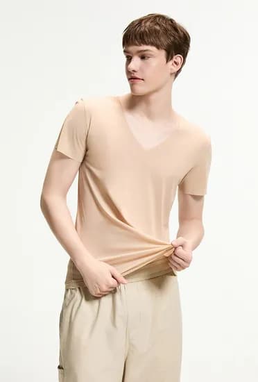 스파오 심리스 V넥 2장