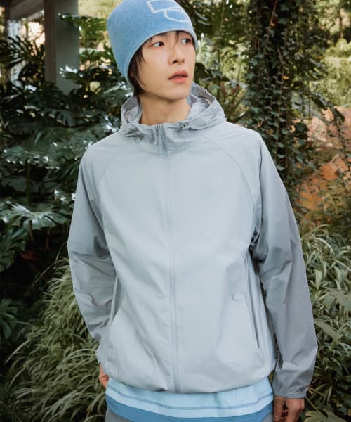 스파오 패커블 윈드브레이커