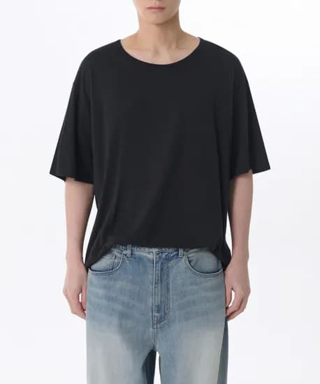 무탠 스쿱넥T 8,750원