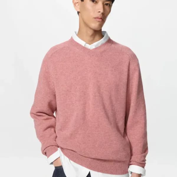 유니클로 JW앤더슨 램스울브이넥스웨터
