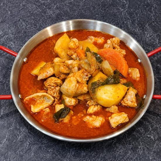 대도리탕 밀키트 1kg 한우대창 순살닭도리탕 얼큰한 캠핑요리 간편식 [원산지:상세설명에 표시]