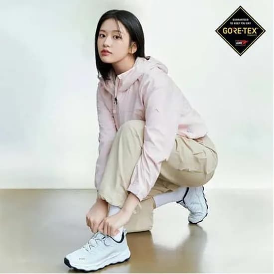 안유진신발 공용 휘슬라이저 프로 고어텍스 트레킹화