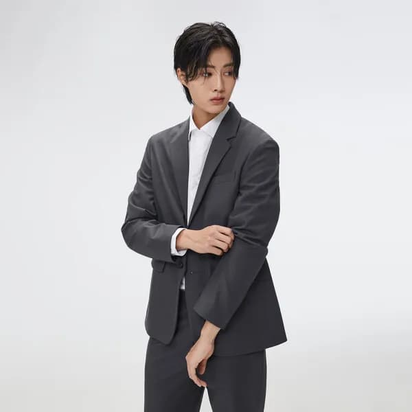 스파오 에센셜 레귤러핏 정장 자켓 15,920원