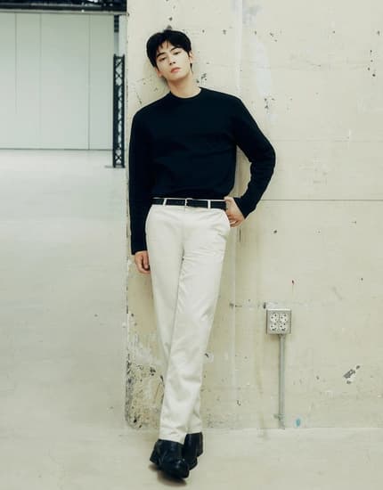 지오다노 테이퍼드 치노 팬츠