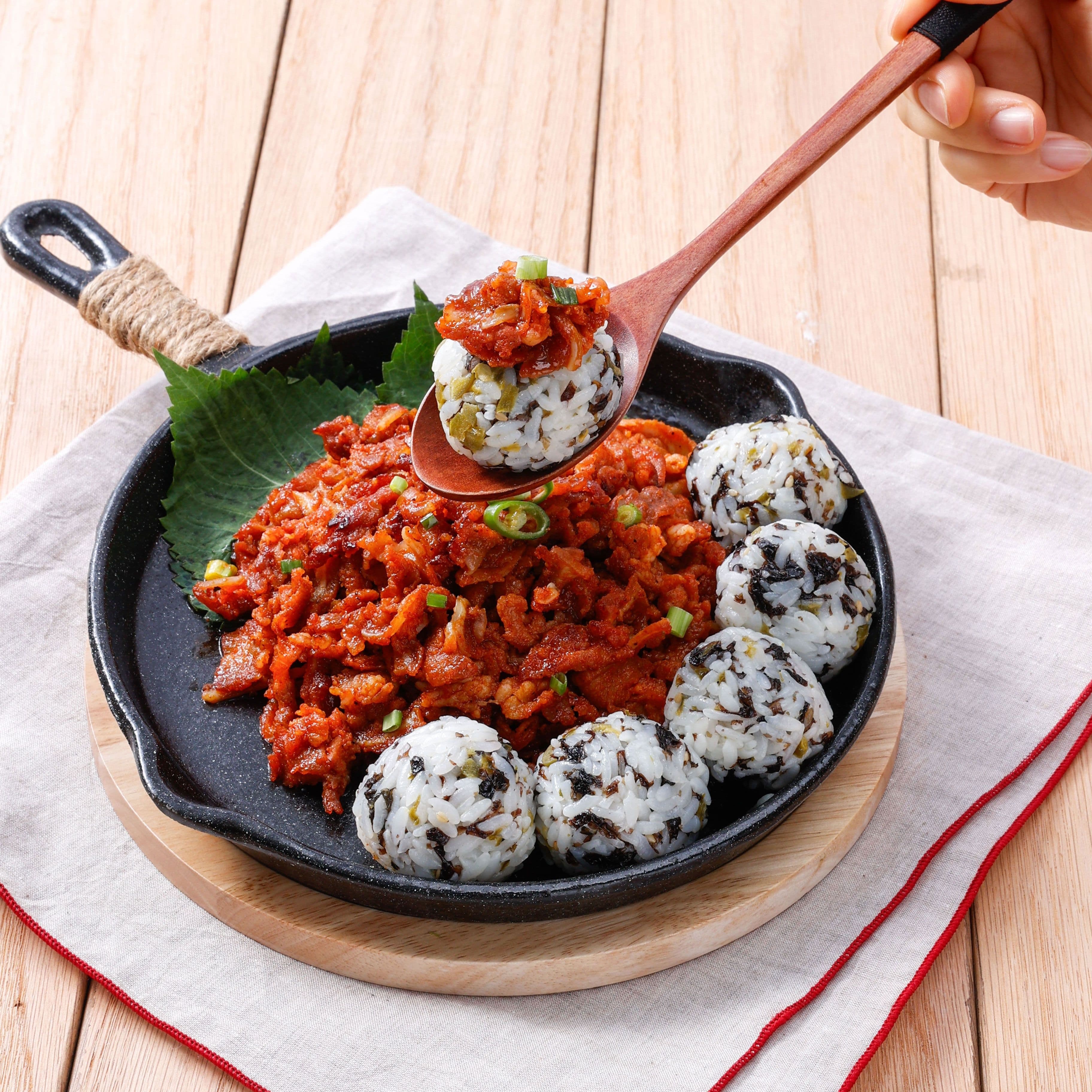 롯데온) 매콤오돌뼈 300g 2팩 + 직화무뼈닭발 200g 2팩 +증정 15,960원