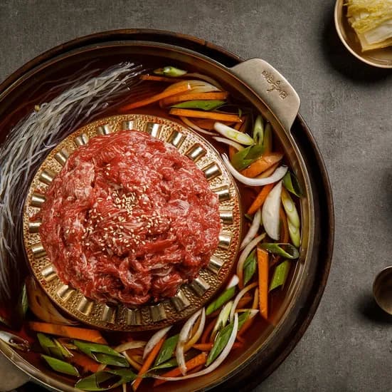 온누리전통시장) 주왕산가든 명품 한우불고기 750g 불고기 육수 야채 포함 18,320원