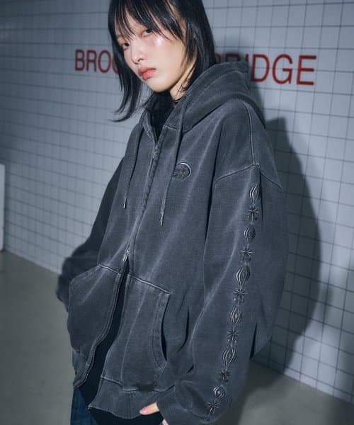 꼼파뇨 슬리브스타 피크먼트 후드집업