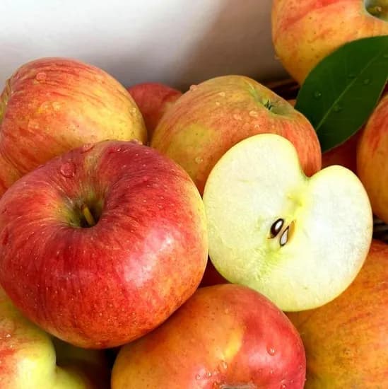 국내산 홍로 사과 소과, 중과 2kg, 4kg