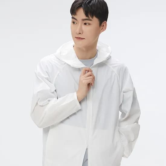 스파오 라이트 패커블 윈드브레이커