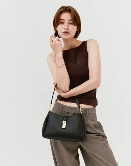 닥스 블랙 소가죽 체크 장식 포인트 숄더백