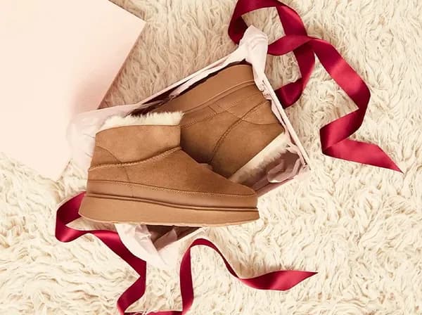 질바이질스튜어트 코랄 부클 숏 머플러