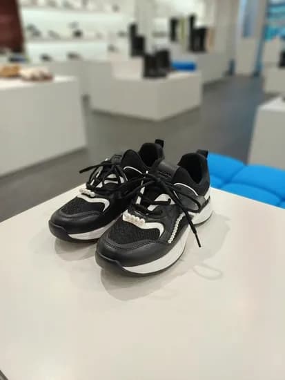 슈콤마보니 스니커즈 블랙