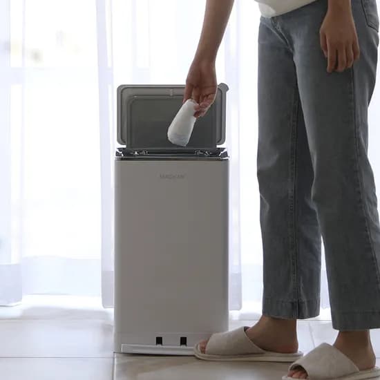 매직캔 히포2크롬 27L 오토실링 쓰레기통+ 리필3매증정 60,240원