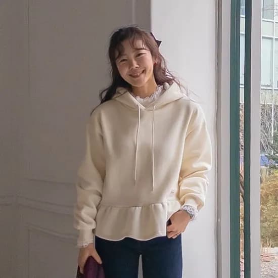 미니레이스포인트 프릴 후드티셔츠