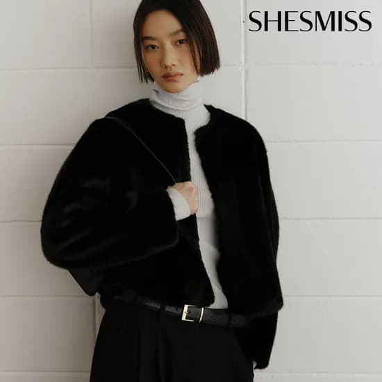 쉬즈미스 울 혼방 세일러 카라 니트 풀오버