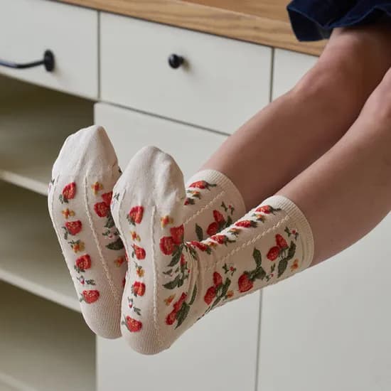 GGRN 여성용 패션 캐주얼 중목 긴목 양말 기획전 1,780원 유배