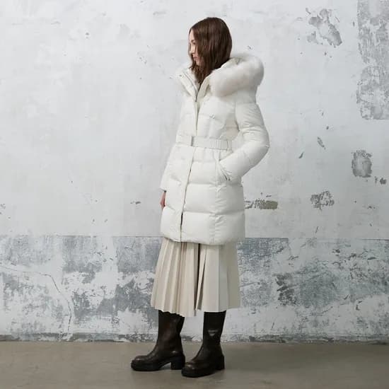 에고이스트 슬림 웨이스트 폭스퍼 구스패딩 239,460원 무배