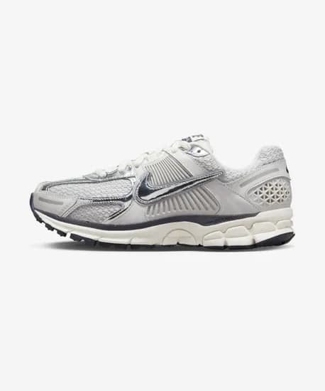 나이키 줌 보메로 5 W 포톤 더스트 크롬 147,600원