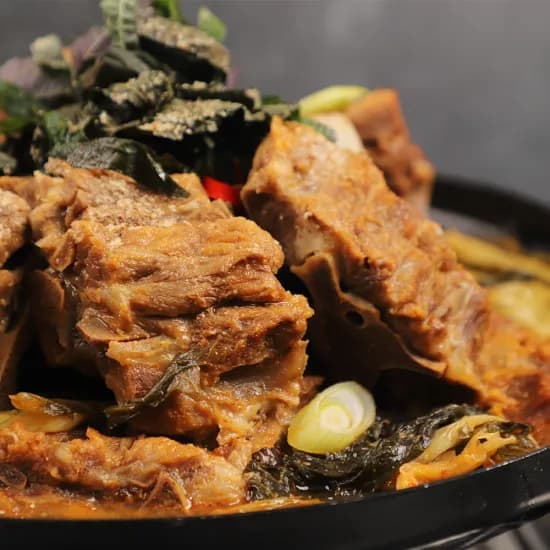 고기듬뿍 우거지감자탕 5KG 1팩 16020원 무배