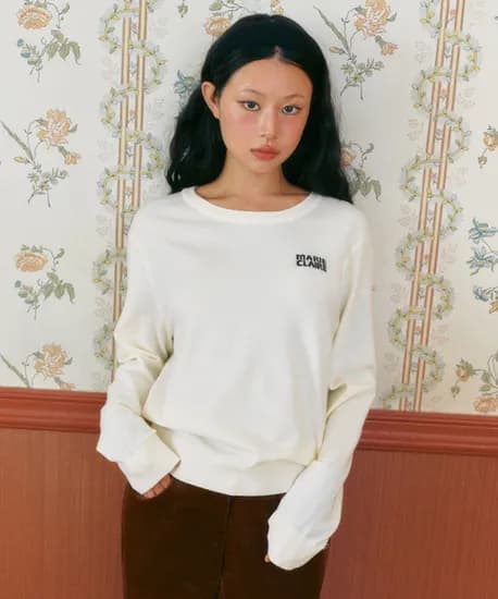 마리끌레르 울 블렌드 베이직 로고 라운드 니트 아이보리 66만 17,200원