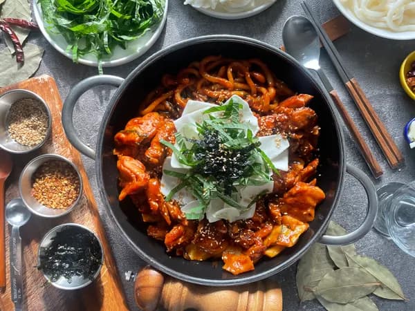 춘천닭갈비 2kg+소스1개, 우동사리 28,500원