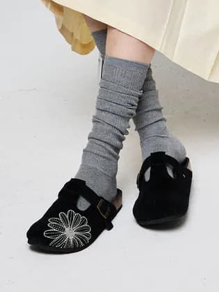 마르디 메크르디 레폼프 클래식 스웨이드 뮬 68,400원