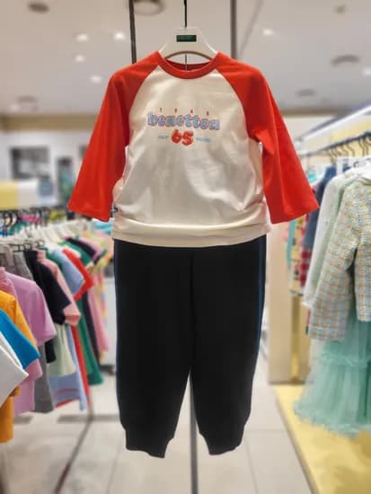 베네통키즈 간절기 티셔츠 조거 팬츠세트 37,500원