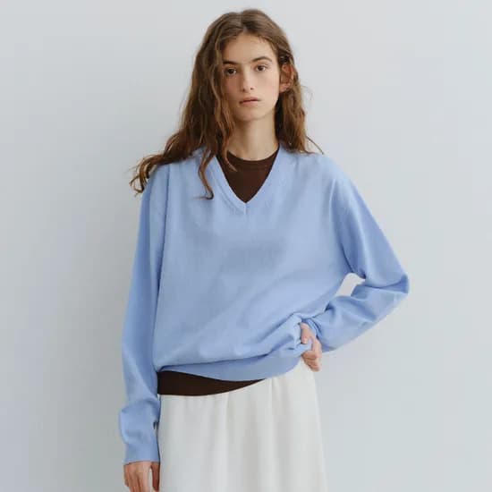 유라고 워셔블 브이넥 니트 41,350원