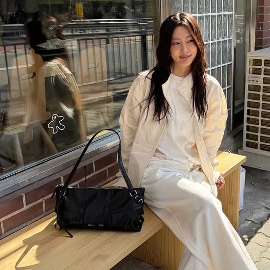 마뗑킴 와이드 네모 숄더백