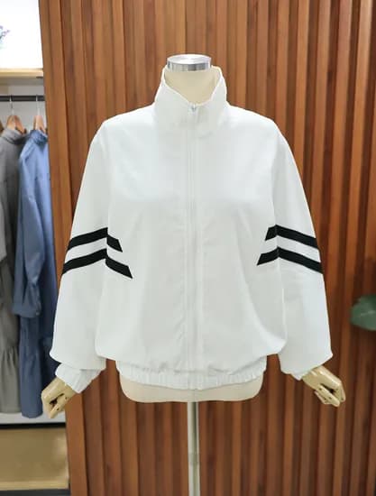 르샵 사선배색 바람막이 점퍼 17,820원 무배