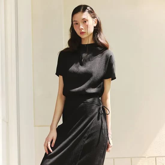 잇미샤 플리츠 모크넥 블라우스 88,680원