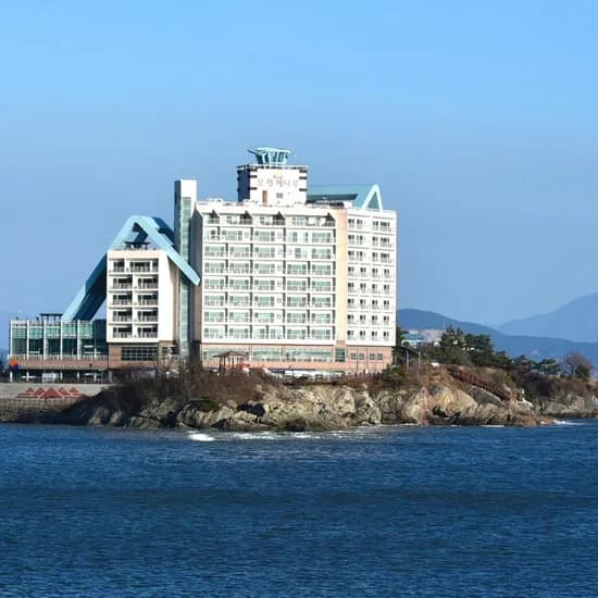 모항 해나루 가족 호텔 83,700원