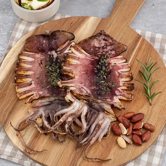 촉촉 반건조오징어 10미 (900g~1kg) 19,940원