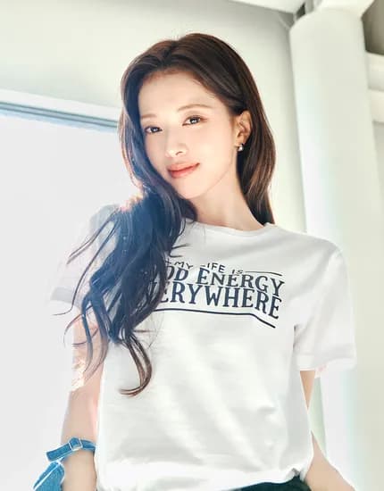 지오다노 레귤러핏 그래픽 반팔티