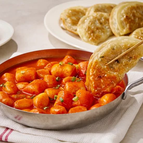 떡볶이, 당면만두 2세트 7600원 핫딜