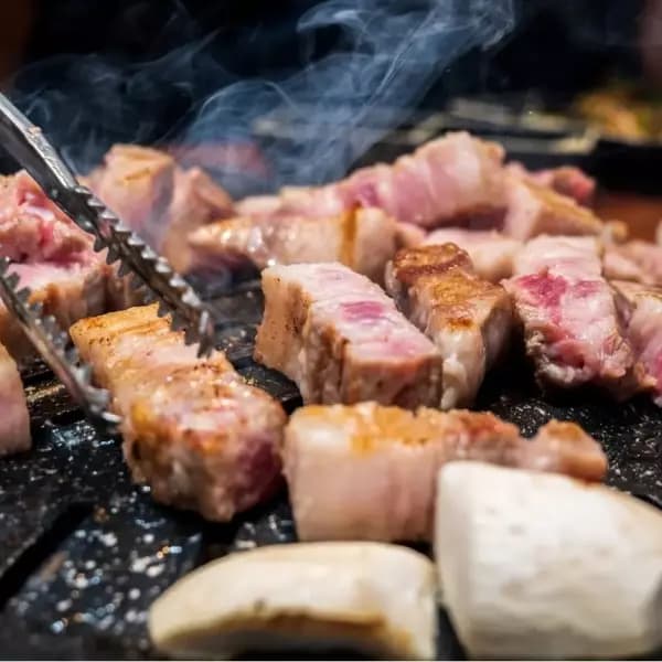 볏짚 초벌 통삼겹살 짚불삼겹살 2kg 19,800원