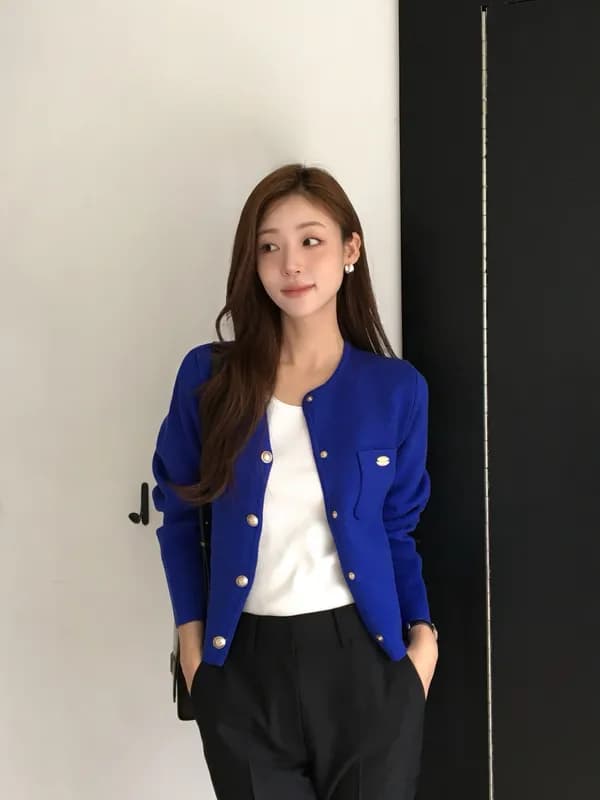 더아이잗 크롭 가디건 블루 69,520원