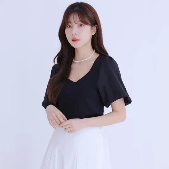 로엠 볼륨소매 우븐매칭 스웨터 RMKAE25R17