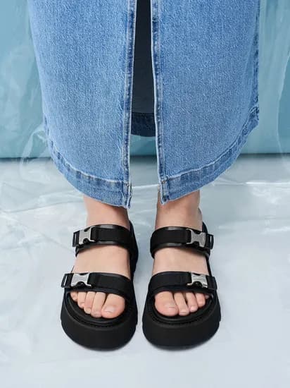 라이네 메탈릭버클 플랫폼샌들 2Colors CK1-70381040