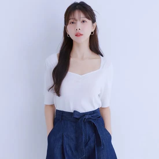 로엠 하트넥 꼬임 반팔 스웨터 RMKAE25RT7