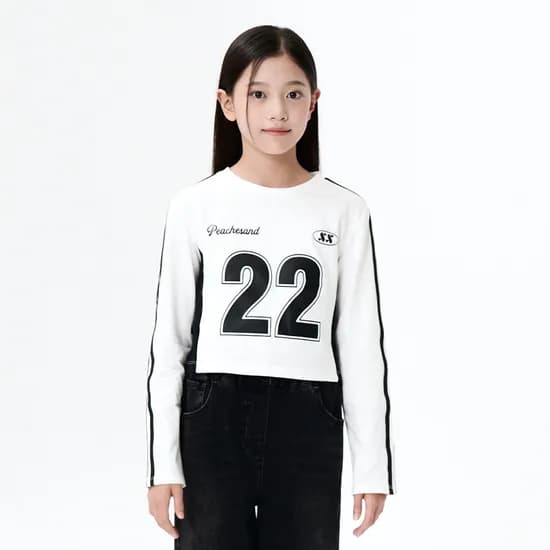 더데이걸 스포티 넘버 크롭티 TGLA24803