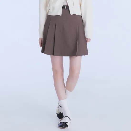 로엠 벨티드 플리츠 미니스커트 RMWHE49R12 41,940원