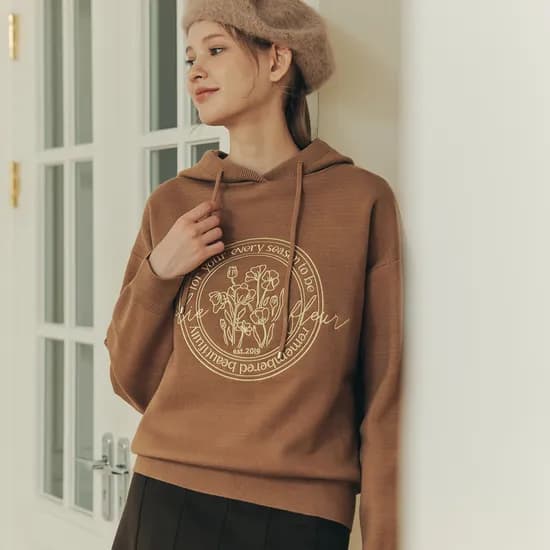 후드 레터링 플라워 니트 HOOD LETTERING FLOWER KNIT / CAMEL